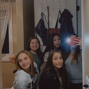 Meet your Posher, Ella